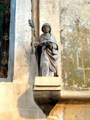 800px-Thiverny_(60),_église_Saint-Leufroy,_statue_de_saint_Leufroy.jpg