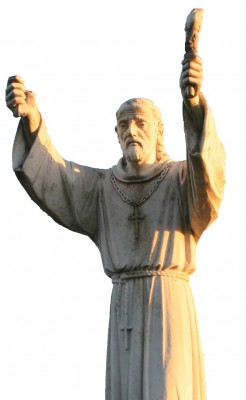 Statue_St_Finnian_of_Clonard_(cropped).jpg